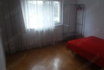 Apartament cu 3 camere decomandat în Tractorul - 6