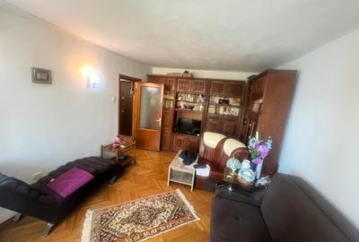 Apartament cu 3 camere decomandat în Casa de Cultură