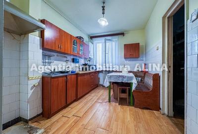 Apartament cu 4 camere decomandat în Liliacului - 12