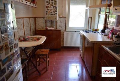 Apartament cu 3 camere decomandat în Tudor - 1