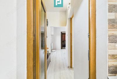 Casa cu 2 camere nou renovata cu anexa in Nadab - 1