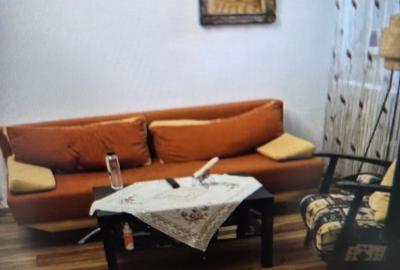 Apartament semidecomandat în Domenii