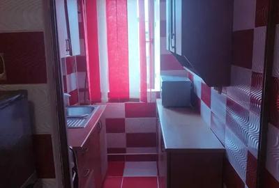 Inchiriez apartament 2 camere - 3