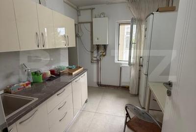 Apartament de vanzare, cu 2 camere, 60 mp, zona Sala Sporturilor, etaj 1/4 - 14