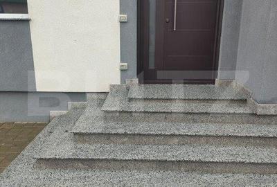 Casă cu 4 camere cu Teren 240 Mp în Central