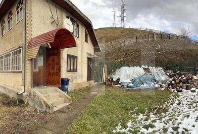 Casă cu 4 camere cu Teren 700 Mp în Central - 2