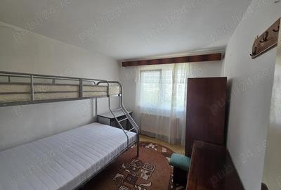 Vand apartament 3 camere et.2 Micro 15