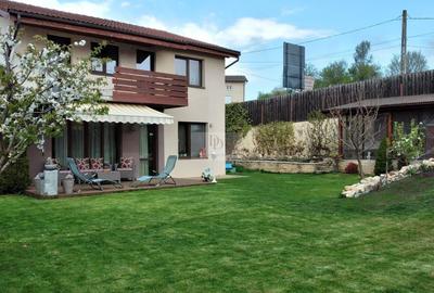 Casă individuală cu 5 camere cu Canalizare în Iris