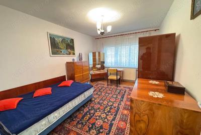 Apartament cu 4 camere semidecomandat în Lugoj