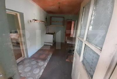 Casă cu 2 camere cu Teren 1160 Mp în Central - 3