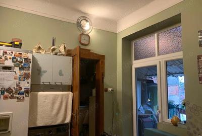 Apartament cu 3 camere decomandat în P-ța Doina - 13