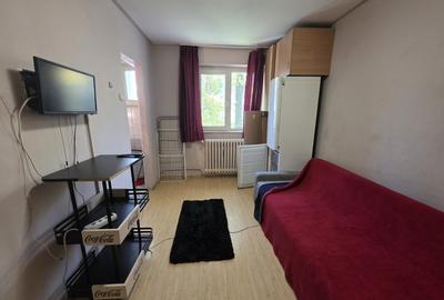 Decebal, Rond Alba Iulia, pe Moise Nicoara, bloc 4 etaje - 1