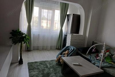 Zona Gheroghe Lazar de vanzare apartament cochet cu 2 camere - 1