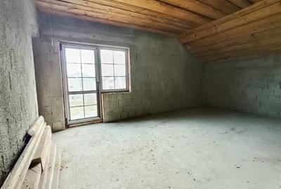 Casa la rosu cu 3 dormitoare, garaj si bransamente utilitati, Harman - 2