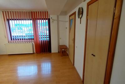 Garsonieră decomandată în Central - 8