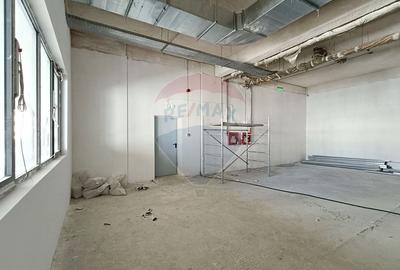 Spațiu comercial, de 448.20001220703 mp, în Nord-Vest - 16