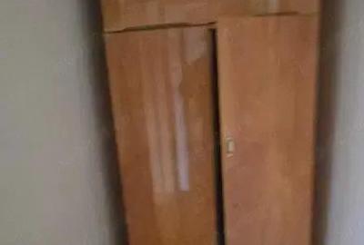 Apartament cu 3 camere semidecomandat în Girocului