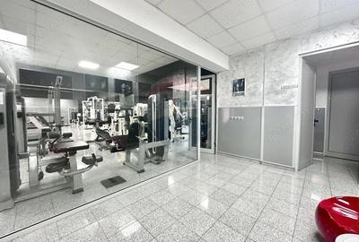 Spațiu comercial, de 926 mp, în Central - 3