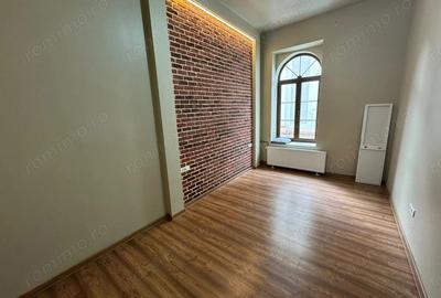 Spațiu comercial, de 55 mp, în P-ța Unirii - 7