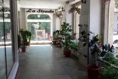 Spatiu comercial ultracentral cu vitrine inchiriere sau vanzare - 4