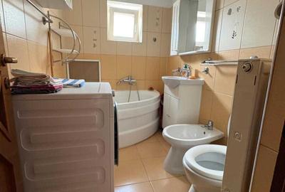 Apartament cu 3 camere decomandat în Astra - 8