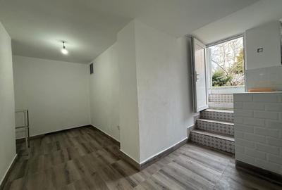 Apartament cu 3 camere semidecomandat, mobilat în Central - 22