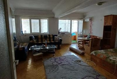 Apartament cu 4 camere decomandat în Autogară