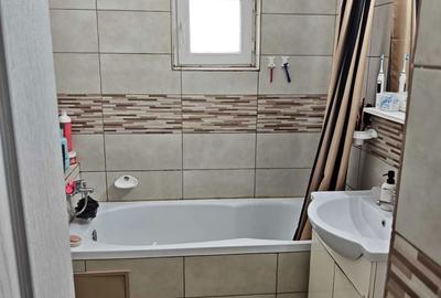 Apartament cu 3 camere decomandat în Roșu - 4