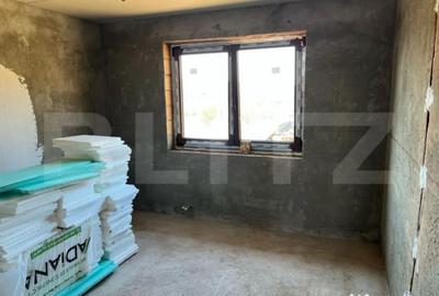 Casă cu 4 camere cu Teren 620 Mp în Livezeni