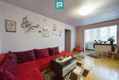 Apartament cu 3 camere semidecomandat în Aurel Vlaicu