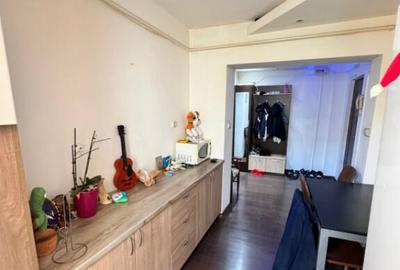 Apartament cu 3 camere complet mobilat ?i utilat,pret compe Apartament cu 3 camere complet mobilat ?i utilat,pret compe - 1