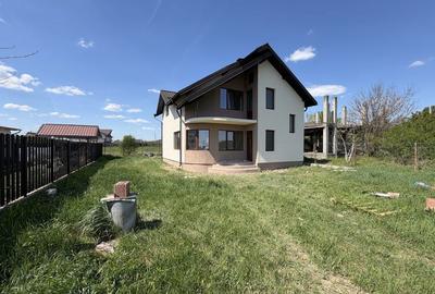 Casă cu 4 camere în Ștefănești - 1