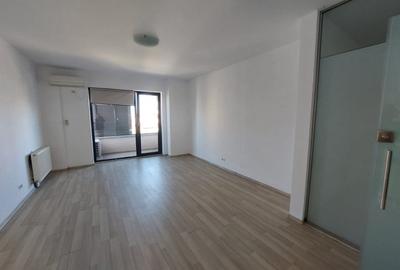 Bd. MAMAIA, spatiu BIROURI, 103 mp., compartimentat 4 birouri, oficiu - 5