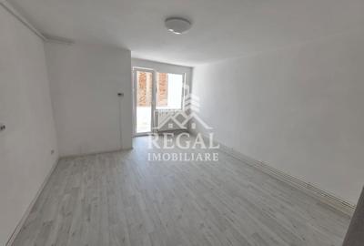 Garsonieră decomandată în Micro 4