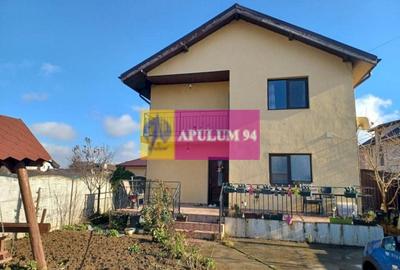 Casă individuală cu 5 camere în Săbăreni
