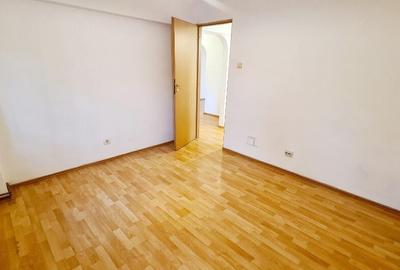 Inchiriez apartament 3 camere nemobilat zona Micalaca - ID : RH-43738 - 4