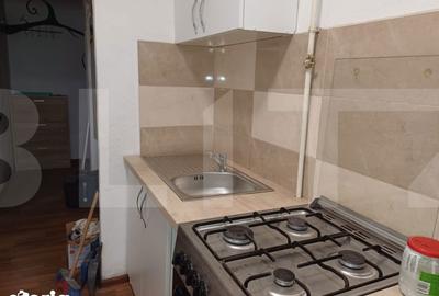 Apartament cu 3 camere semidecomandat în Central - 3