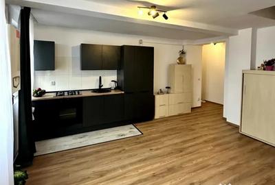 Apartament cu 2 camere decomandat în Tractorul
