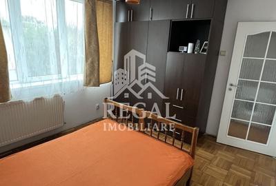 Apartament cu 3 camere decomandat, mobilat în Micro 4 - 4