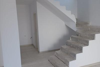 Vila de vanzare in localitatea Dragomiresti Deal - 7