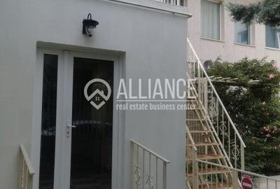 Casă individuală cu 10 camere cu Canalizare în Stadion - 1