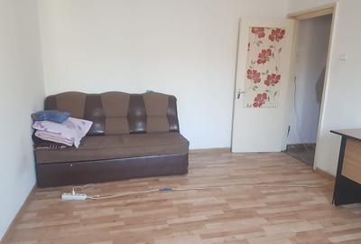 Apartament doua camere, nedecomandat, etaj trei, CT, termopan, balcon, geam baie - 11