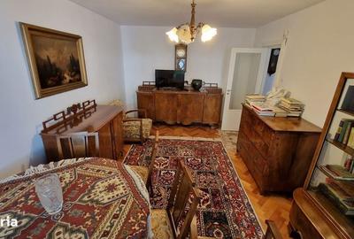 Apartament cu 3 camere decomandat în Cornișa - 9