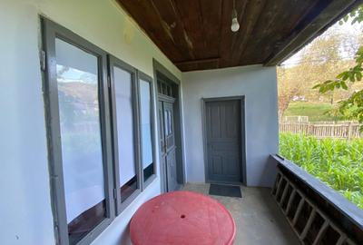 Casă cu 3 camere în Coca-Antimirești - 4