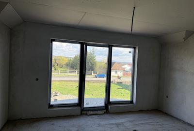 Casă cu 4 camere în Central - 2