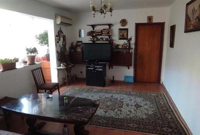 Apartament 3 camere Semidecomandat Covasna-Berceni - 1