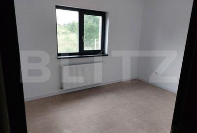 Apartament cu 3 camere decomandat în Plaiul Vulcanești - 2