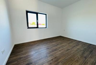 Casă cu 4 camere cu Teren 450 Mp în Domnești - 6