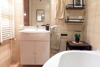 Apartament generos de 2 camere-Sinaia, zona Izvor - 11