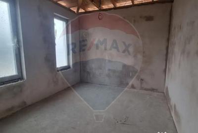 Casă cu 4 camere cu Teren 400 Mp în Dârza - 4